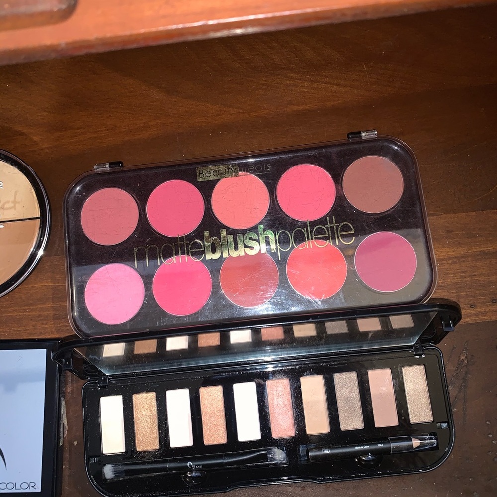 Make up bundle - Picture 8 of 8